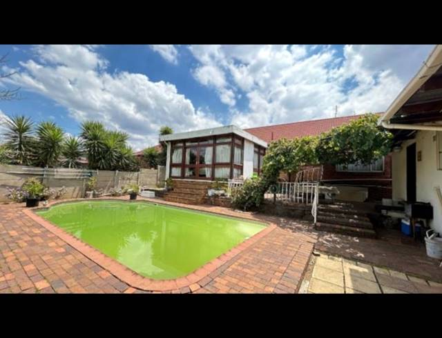 4 BEDROOM HOUSE FOR SALE IN LINMEYER